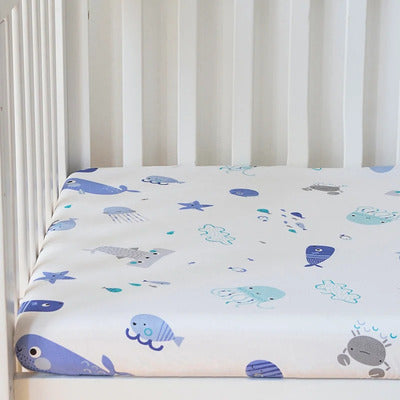 Drap housse lit bébé doux et respirant le motif aventure sous marine