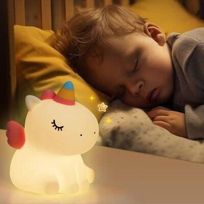 Beaux rêves de bébé grâce à veilleuse bébé licornus