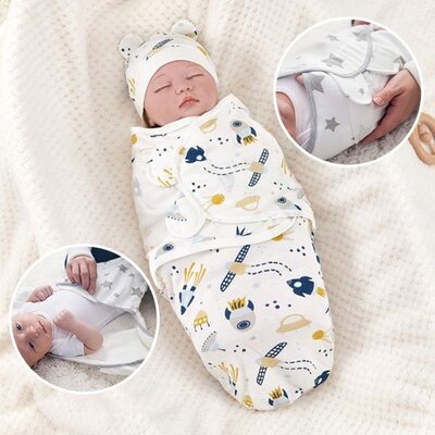 Bébé couché dans Couverture emmaillotage Dodoserein étoile vues projetées illustrant douceur tissu et système ouverture