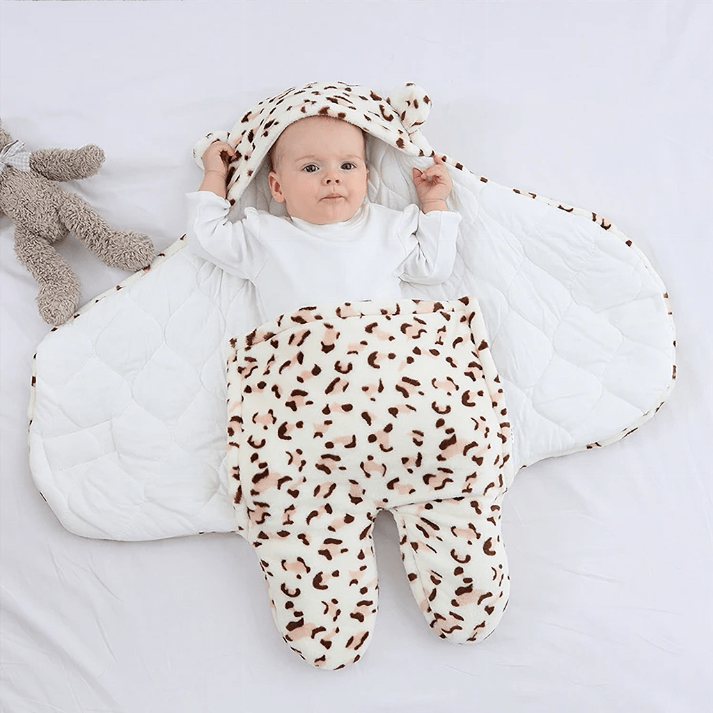 bebe serein dans le nid d ange anima leopard