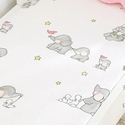 Drap housse lit bébé douceur et confort variante éléphant et étoiles