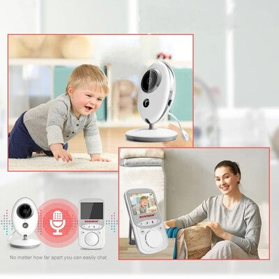 Maman conversant à distance avec enfant grâce interphone communication bidirectionnelle caméra surveillance bébé longue vision