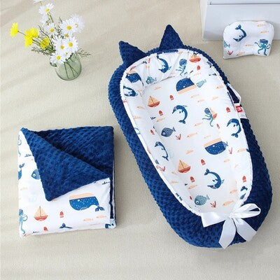 Nid d'ange bébé cocon relaxant motif aquarium d'eau profonde