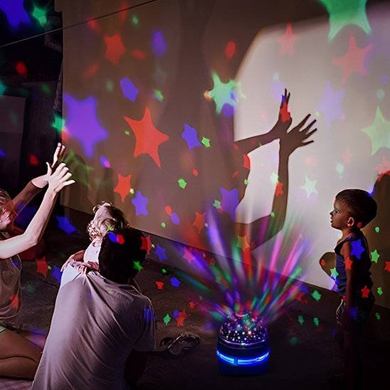 toute la famille enchantee par veilleuse bebe projection plafond ciel etoile